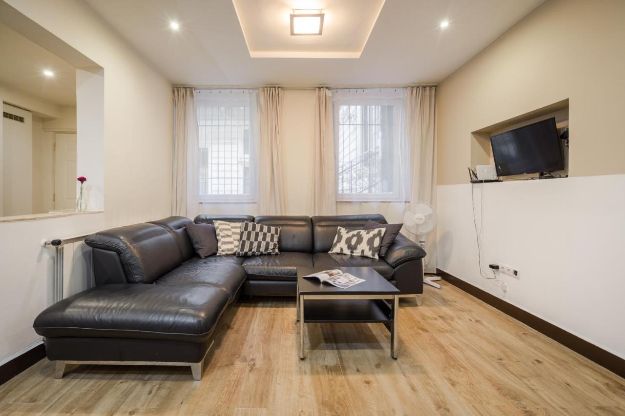Dolly'S Duplex Home Budapest Ngoại thất bức ảnh